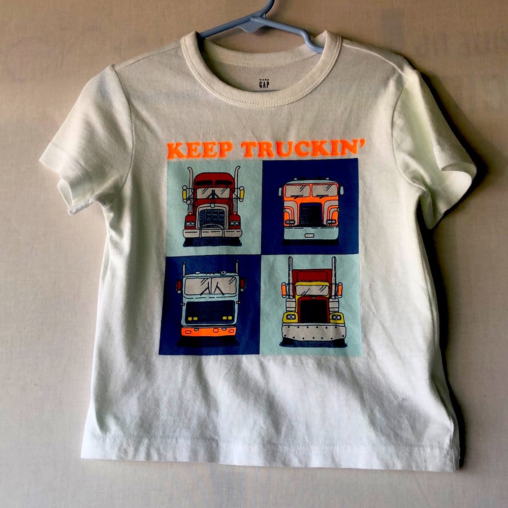 Gap 2T shirt